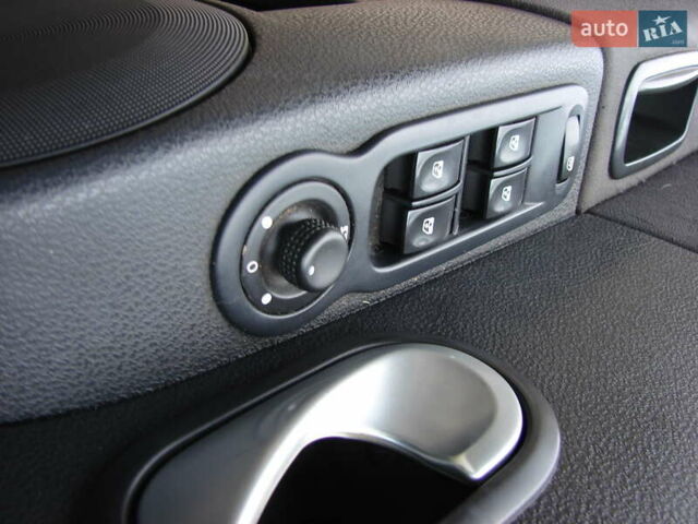 Серый Рено Модус, объемом двигателя 1.5 л и пробегом 243 тыс. км за 6799 $, фото 18 на Automoto.ua