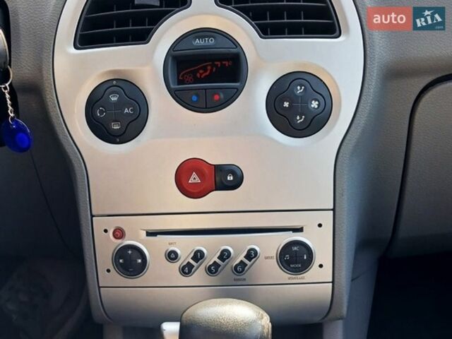 Серый Рено Модус, объемом двигателя 1.6 л и пробегом 197 тыс. км за 6700 $, фото 19 на Automoto.ua