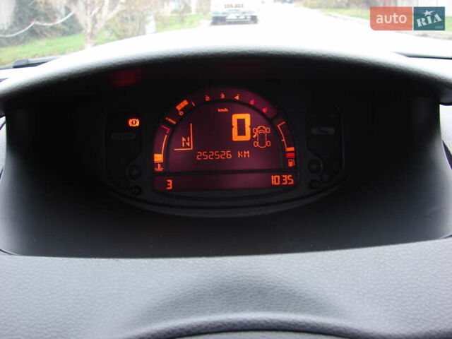 Сірий Рено Модус, об'ємом двигуна 1.5 л та пробігом 243 тис. км за 6799 $, фото 23 на Automoto.ua