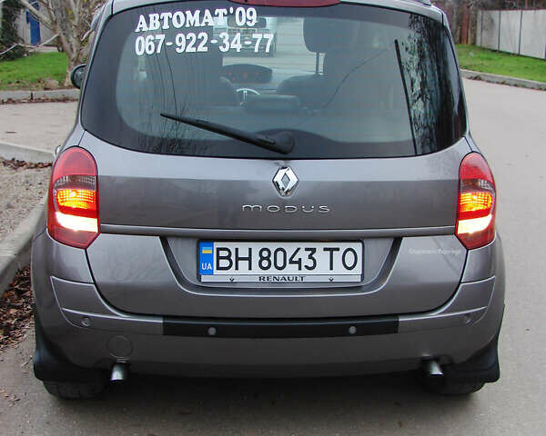 Серый Рено Модус, объемом двигателя 1.5 л и пробегом 243 тыс. км за 6799 $, фото 8 на Automoto.ua