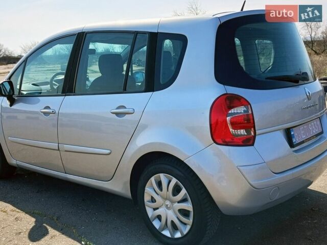 Серый Рено Модус, объемом двигателя 1.6 л и пробегом 197 тыс. км за 6700 $, фото 7 на Automoto.ua