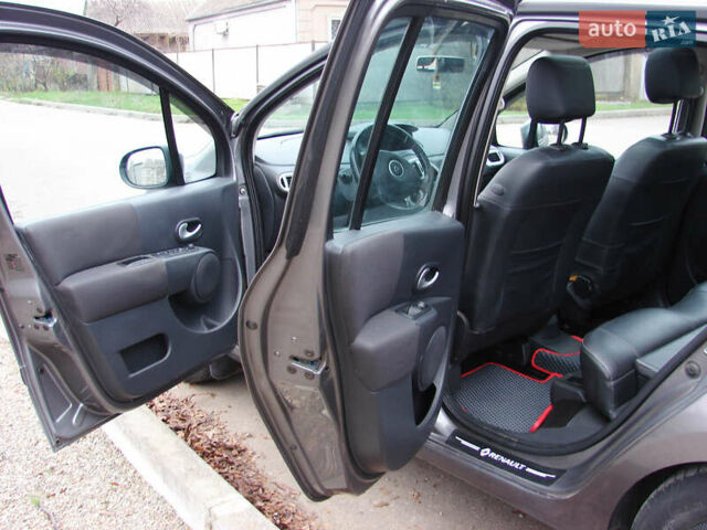 Сірий Рено Модус, об'ємом двигуна 1.5 л та пробігом 243 тис. км за 6799 $, фото 30 на Automoto.ua