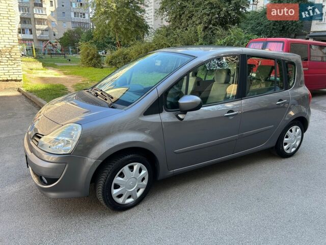 Серый Рено Модус, объемом двигателя 1.6 л и пробегом 150 тыс. км за 5950 $, фото 13 на Automoto.ua