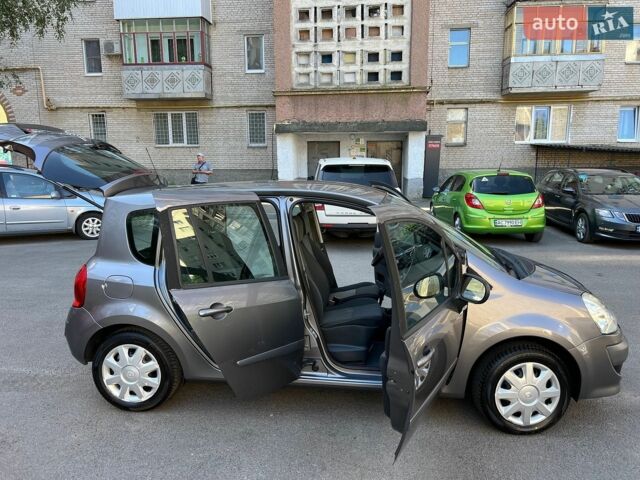 Серый Рено Модус, объемом двигателя 1.6 л и пробегом 150 тыс. км за 5950 $, фото 16 на Automoto.ua