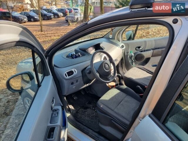 Серый Рено Модус, объемом двигателя 1.15 л и пробегом 220 тыс. км за 4800 $, фото 4 на Automoto.ua