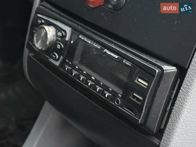 Сірий Рено Модус, об'ємом двигуна 1.5 л та пробігом 237 тис. км за 4550 $, фото 35 на Automoto.ua