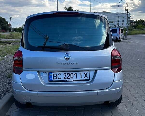 Серый Рено Модус, объемом двигателя 1.1 л и пробегом 73 тыс. км за 4900 $, фото 4 на Automoto.ua