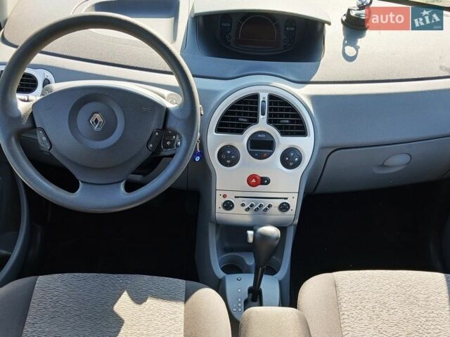 Серый Рено Модус, объемом двигателя 1.6 л и пробегом 197 тыс. км за 6700 $, фото 17 на Automoto.ua