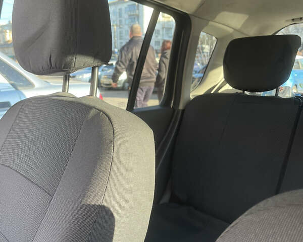 Серый Рено Модус, объемом двигателя 1.5 л и пробегом 23 тыс. км за 5000 $, фото 6 на Automoto.ua