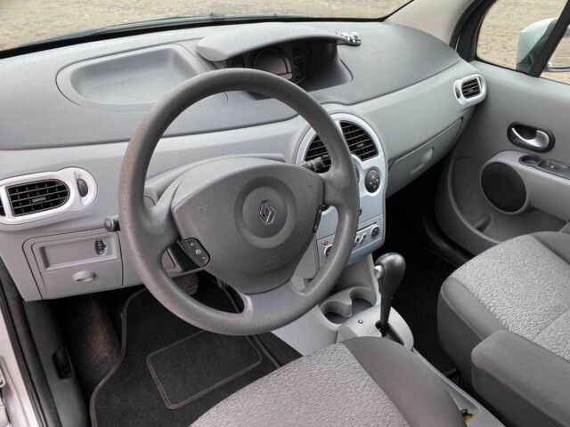 Серый Рено Модус, объемом двигателя 1.6 л и пробегом 196 тыс. км за 7400 $, фото 7 на Automoto.ua