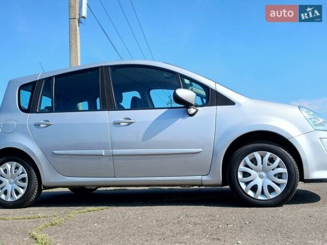 Серый Рено Модус, объемом двигателя 1.6 л и пробегом 197 тыс. км за 6700 $, фото 4 на Automoto.ua