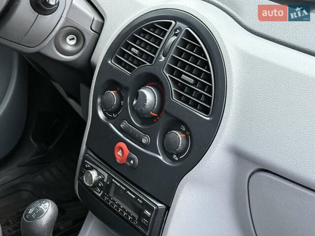 Сірий Рено Модус, об'ємом двигуна 1.5 л та пробігом 237 тис. км за 4550 $, фото 37 на Automoto.ua