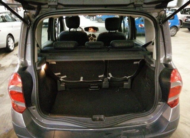 Сірий Рено Модус, об'ємом двигуна 1.5 л та пробігом 219 тис. км за 2725 $, фото 4 на Automoto.ua