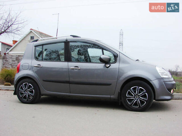 Серый Рено Модус, объемом двигателя 1.5 л и пробегом 243 тыс. км за 6799 $, фото 6 на Automoto.ua