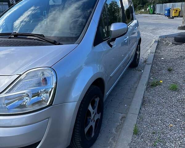 Серый Рено Модус, объемом двигателя 1.1 л и пробегом 73 тыс. км за 4900 $, фото 3 на Automoto.ua