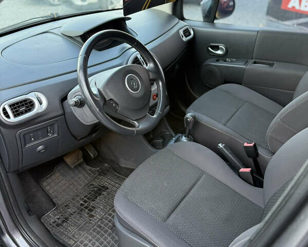 Рено Модус 2010 у Стрые на Automoto.ua Сірий Рено Модус, об'ємом двигуна 1.5 л та пробігом 110 тис. км за 5800 $, фото 9 на Automoto.ua