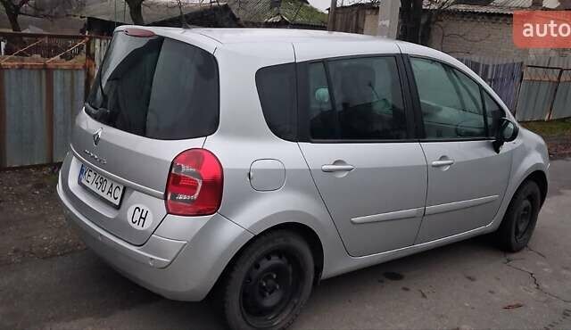 Серый Рено Модус, объемом двигателя 1.15 л и пробегом 200 тыс. км за 4979 $, фото 3 на Automoto.ua