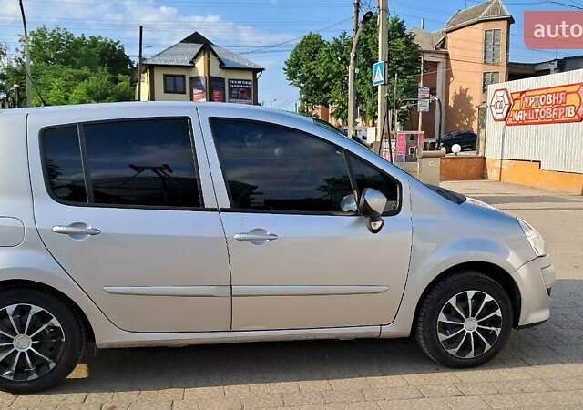 Серый Рено Модус, объемом двигателя 1.5 л и пробегом 110 тыс. км за 5500 $, фото 7 на Automoto.ua