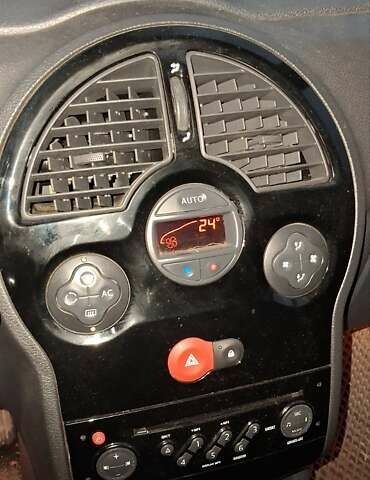 Серый Рено Модус, объемом двигателя 1.15 л и пробегом 200 тыс. км за 4979 $, фото 6 на Automoto.ua