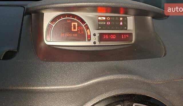 Серый Рено Модус, объемом двигателя 1.15 л и пробегом 200 тыс. км за 4979 $, фото 7 на Automoto.ua