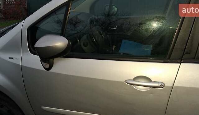 Серый Рено Модус, объемом двигателя 1.15 л и пробегом 200 тыс. км за 4979 $, фото 11 на Automoto.ua