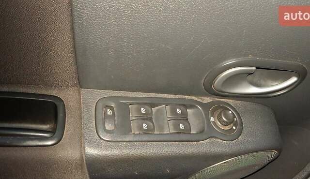 Серый Рено Модус, объемом двигателя 1.15 л и пробегом 200 тыс. км за 4979 $, фото 8 на Automoto.ua