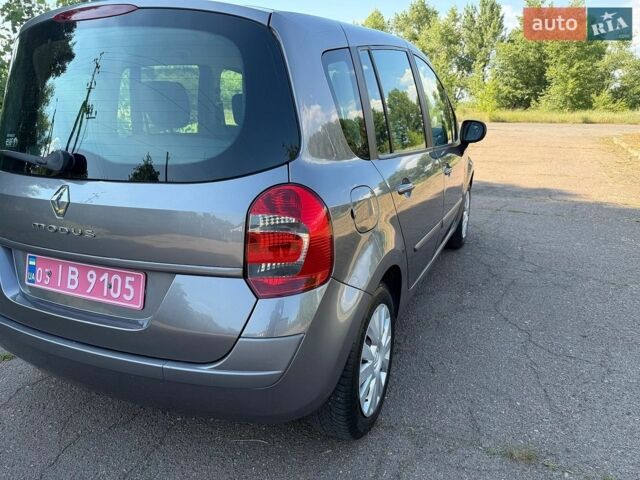Серый Рено Модус, объемом двигателя 1.6 л и пробегом 161 тыс. км за 6750 $, фото 9 на Automoto.ua