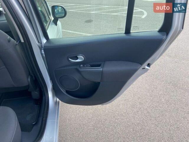 Сірий Рено Модус, об'ємом двигуна 1.6 л та пробігом 178 тис. км за 7350 $, фото 42 на Automoto.ua