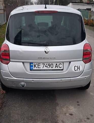 Серый Рено Модус, объемом двигателя 1.15 л и пробегом 200 тыс. км за 4979 $, фото 2 на Automoto.ua