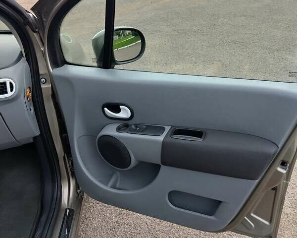 Серый Рено Модус, объемом двигателя 1.6 л и пробегом 199 тыс. км за 6950 $, фото 25 на Automoto.ua