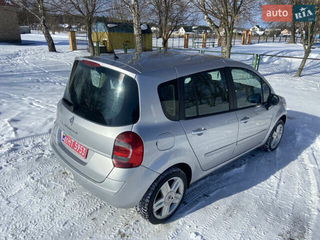 Серый Рено Модус, объемом двигателя 1.6 л и пробегом 110 тыс. км за 6950 $, фото 5 на Automoto.ua