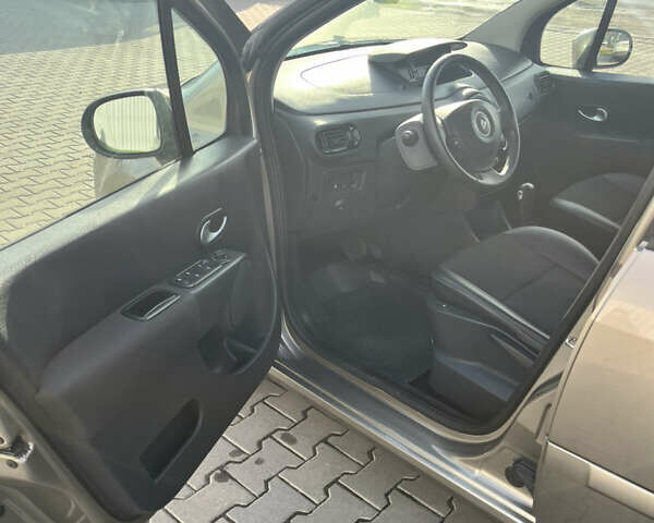 Сірий Рено Модус, об'ємом двигуна 1.6 л та пробігом 65 тис. км за 7400 $, фото 7 на Automoto.ua