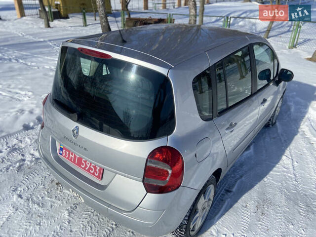 Серый Рено Модус, объемом двигателя 1.6 л и пробегом 110 тыс. км за 6950 $, фото 3 на Automoto.ua