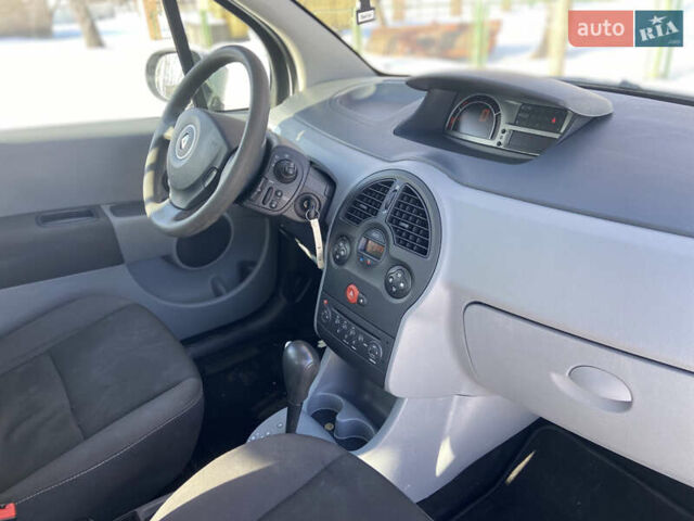 Серый Рено Модус, объемом двигателя 1.6 л и пробегом 110 тыс. км за 6950 $, фото 15 на Automoto.ua