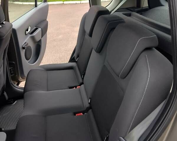 Серый Рено Модус, объемом двигателя 1.6 л и пробегом 199 тыс. км за 6950 $, фото 19 на Automoto.ua