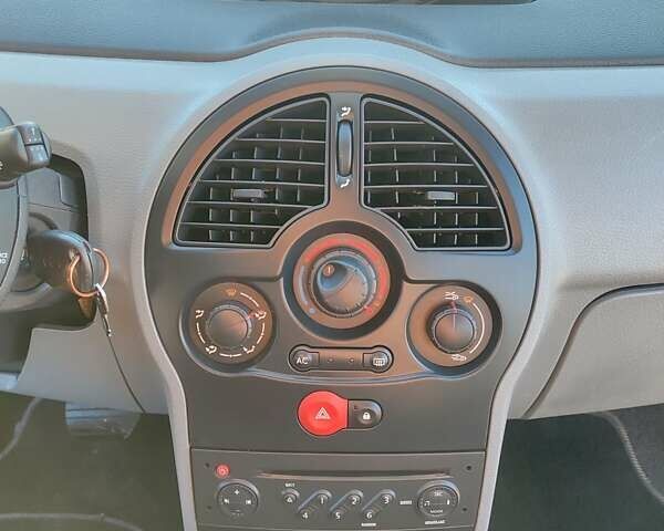 Сірий Рено Модус, об'ємом двигуна 1.6 л та пробігом 193 тис. км за 6800 $, фото 19 на Automoto.ua