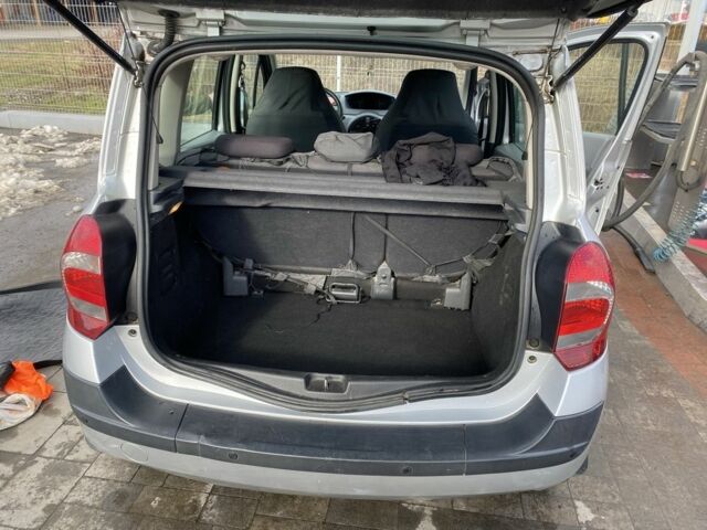 Серый Рено Модус, объемом двигателя 1.5 л и пробегом 228 тыс. км за 6500 $, фото 7 на Automoto.ua