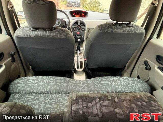 Серый Рено Модус, объемом двигателя 1.5 л и пробегом 191 тыс. км за 2180 $, фото 10 на Automoto.ua