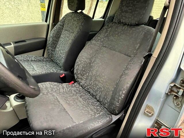 Серый Рено Модус, объемом двигателя 1.5 л и пробегом 191 тыс. км за 2180 $, фото 9 на Automoto.ua