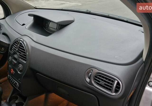 Сірий Рено Модус, об'ємом двигуна 1.6 л та пробігом 130 тис. км за 6250 $, фото 18 на Automoto.ua