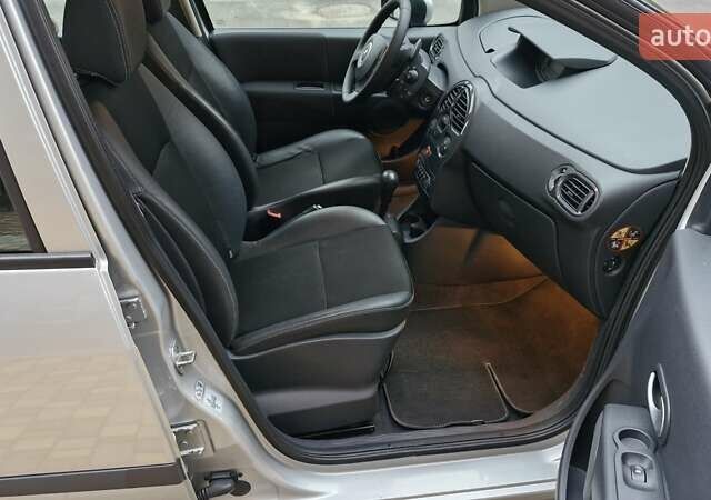 Сірий Рено Модус, об'ємом двигуна 1.6 л та пробігом 130 тис. км за 6250 $, фото 21 на Automoto.ua