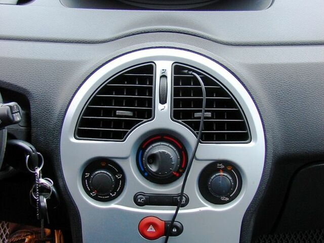 Сірий Рено Модус, об'ємом двигуна 1.5 л та пробігом 243 тис. км за 6799 $, фото 8 на Automoto.ua