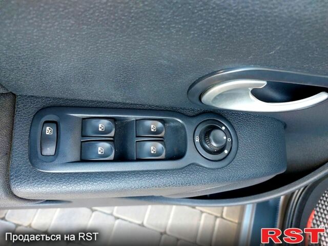 Серый Рено Модус, объемом двигателя 1.5 л и пробегом 243 тыс. км за 6800 $, фото 9 на Automoto.ua