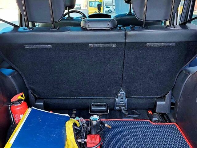 Серый Рено Модус, объемом двигателя 1.5 л и пробегом 243 тыс. км за 6800 $, фото 12 на Automoto.ua