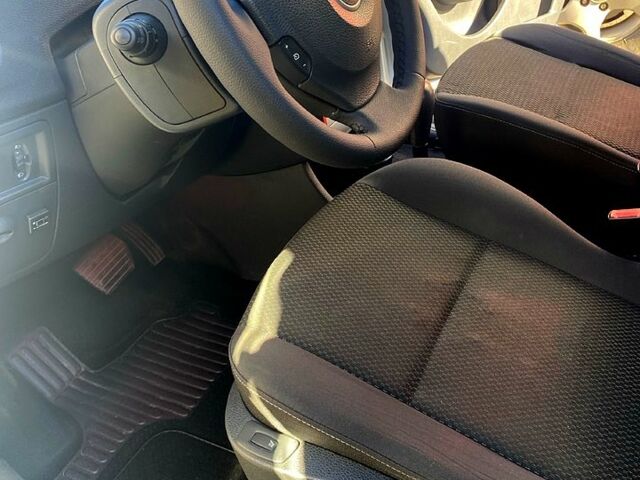 Серый Рено Модус, объемом двигателя 1.6 л и пробегом 178 тыс. км за 6700 $, фото 6 на Automoto.ua