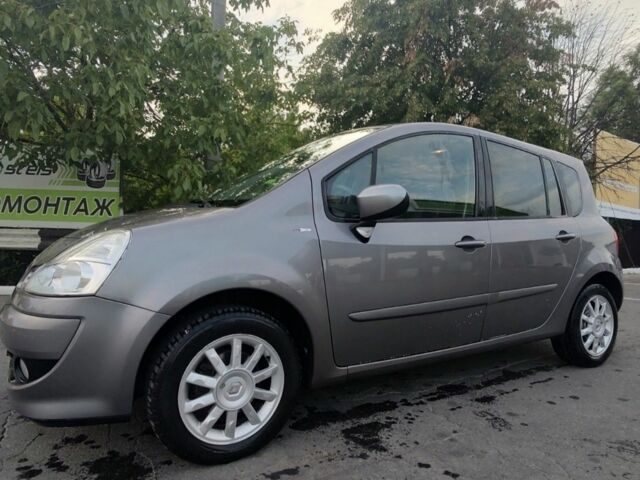 Сірий Рено Модус, об'ємом двигуна 0 л та пробігом 160 тис. км за 8240 $, фото 5 на Automoto.ua