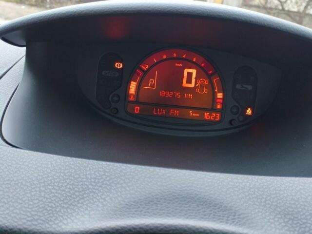 Серый Рено Модус, объемом двигателя 1.6 л и пробегом 189 тыс. км за 6500 $, фото 5 на Automoto.ua