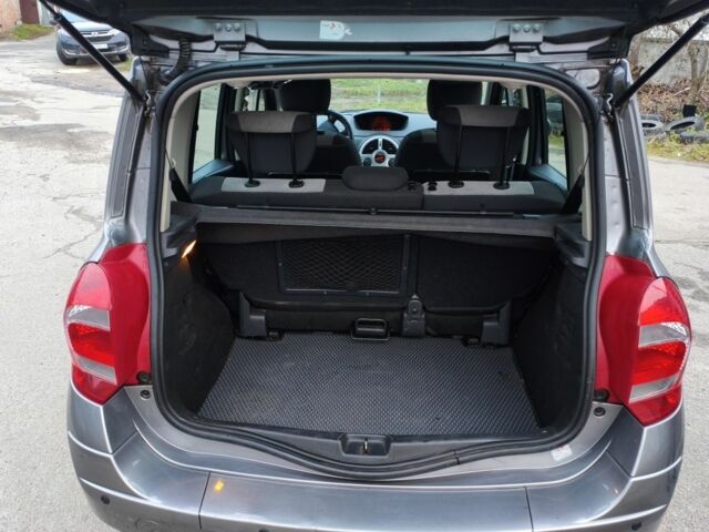 Серый Рено Модус, объемом двигателя 1.6 л и пробегом 189 тыс. км за 6500 $, фото 6 на Automoto.ua