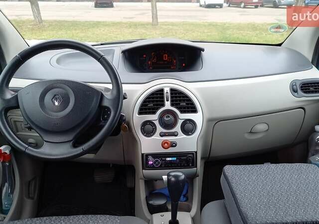 Синий Рено Модус, объемом двигателя 1.6 л и пробегом 170 тыс. км за 5500 $, фото 11 на Automoto.ua