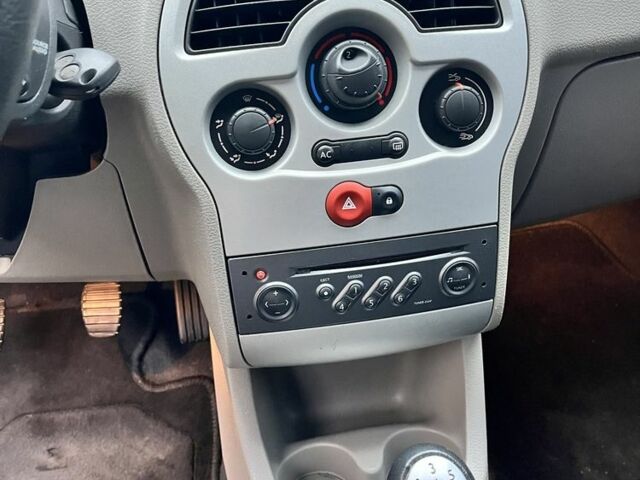 Синий Рено Модус, объемом двигателя 1.4 л и пробегом 198 тыс. км за 4699 $, фото 15 на Automoto.ua